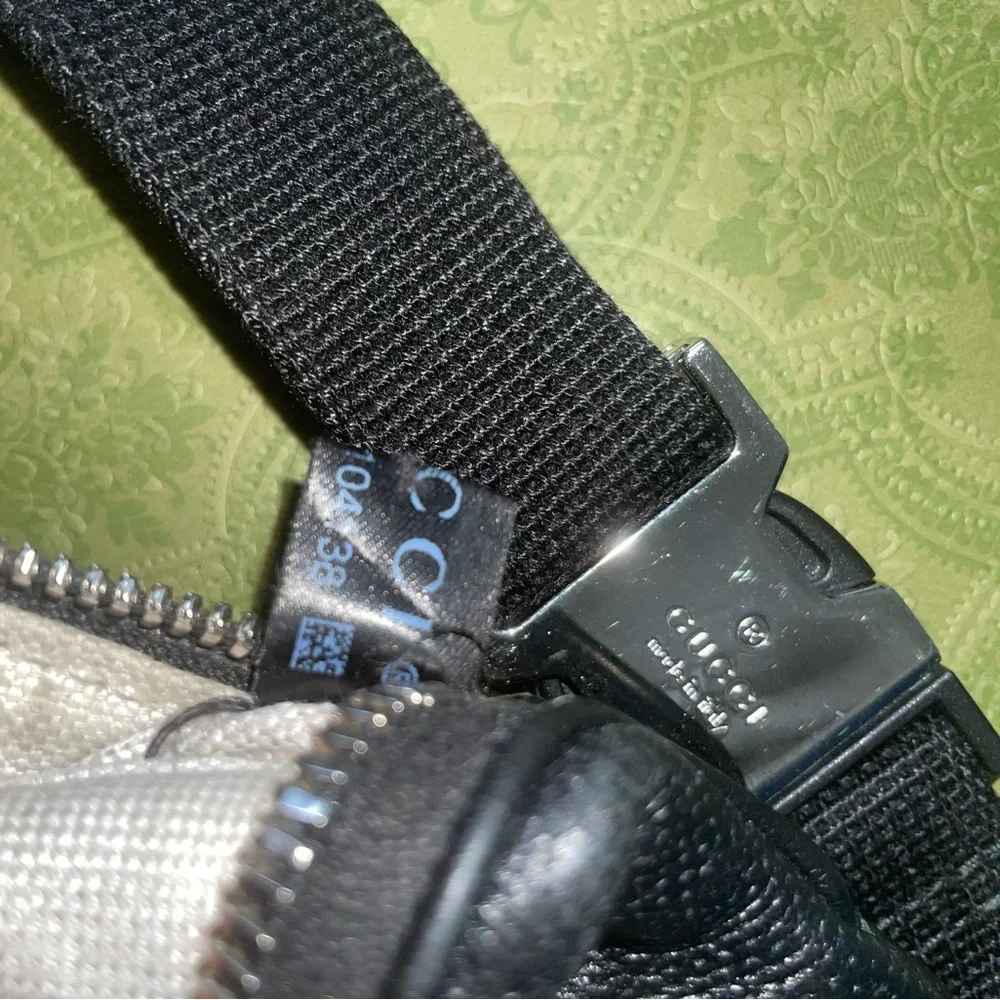 Gucci Black Embossed Leather Belt Bag - Picture 11 of 11